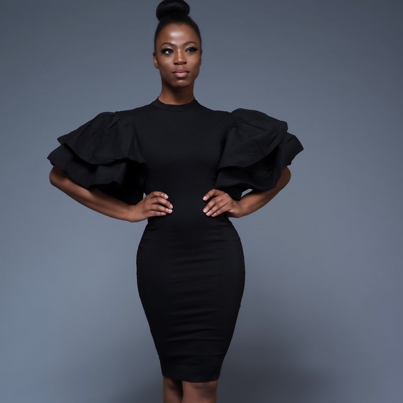 πHPπBLACK RUFFLED BOUTIQUE STYLE FITTED DRESS